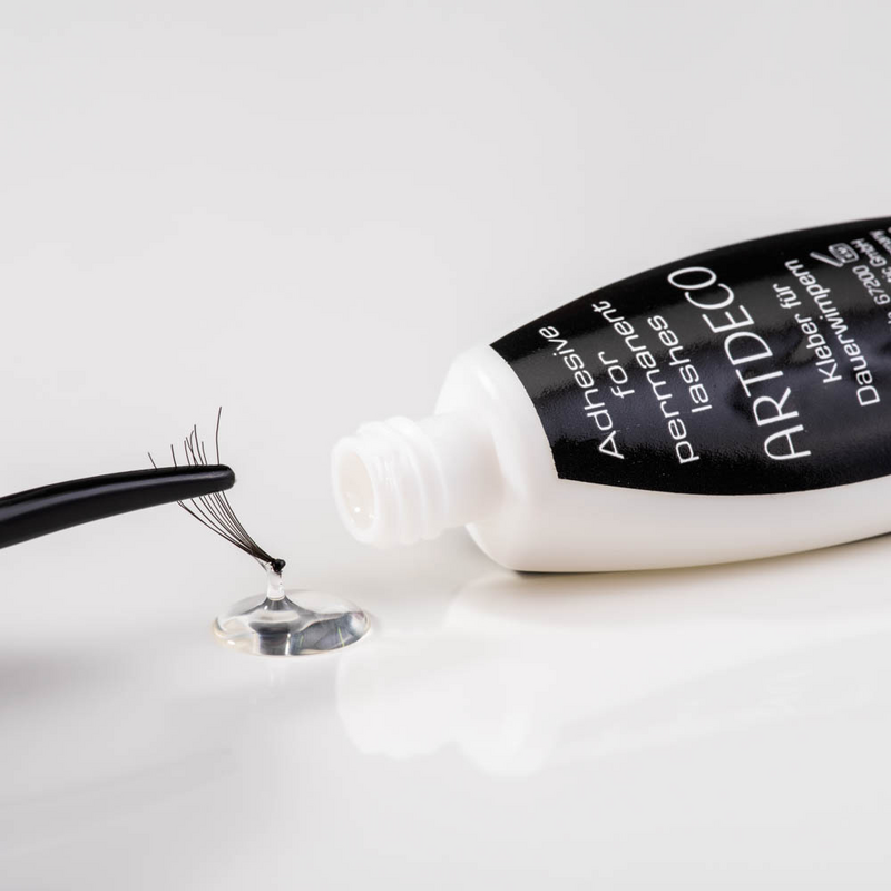 ARTDECO ADHESIVE FOR PERMANENT LASHES Adeziv transparent, impermeabil pentru gene permanente