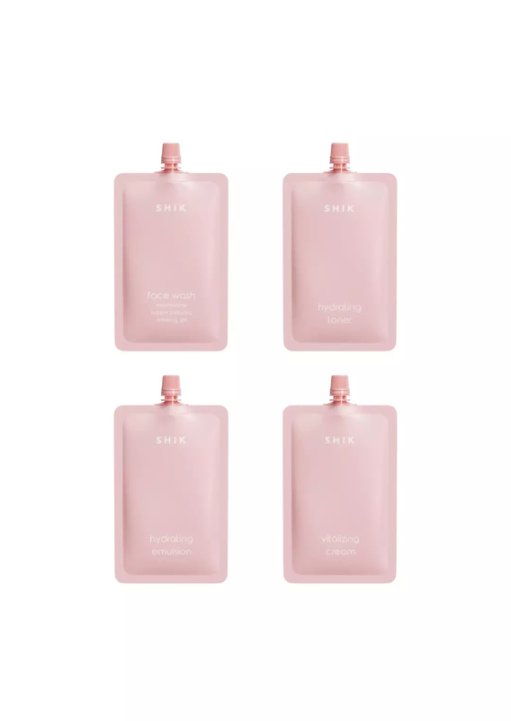 SHIK Travel care set Set pentru ingrijirea fetei